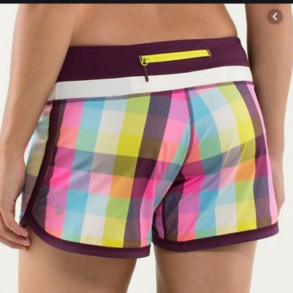 Lululemon size 6 plaid running shorts